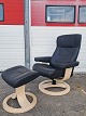 Lænestol med skammel
 Kr. 1450,-