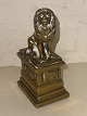 Figur af 
Istedløven i 
bronze. Lavet 
af 
billedhuggeren 
H. W. Bisssen 
1859-60 til 
minde om slaget 
...