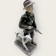 Bing & 
Grøndahl, jæger 
med hund, # 
2328, 
2.sortering, 
fin stand, Mål: 
24x15x9cm
