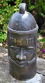 Stor Benin 
buste af ung 
kriger, 20. 
årh. Cire 
Perdue. 
Nigeria. H.: 
36,5 cm. 
Hjembragt til 
...