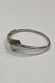 Moderne Armbånd 
i Sterling Sølv 
fra 
Smykkekædens 
A/S
Indre bredte: 
60 mm / 2.36 
inch  
Vægt: ...
