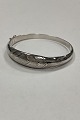 Thailandsk 
Armbånd i 
Sterling Sølv
Indre bredte: 
60 mm / 2.36 
inch  
Vægt: 13,8 g / 
0.49 oz