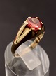 14 karat guld 
ring størrelse 
63 me rød sten 
emne nr. 622305