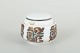 Nils Thorsson 
for Royal 
Copenhagen.
Miniature 
lågkrukke, 
1960’erne.
Lille 
lågkrukke i 
porcelæn ...