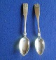 Musling silver cutlery, pair of tea spoons. 1 spoon in 3-tower silver from 1913, and 1 spoon in English "silver"??
