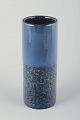 Ingrid 
Atterberg for 
Upsala-Ekeby
Keramikvase, 
model 2457, 
1960’erne.
Cylindrisk 
vase i ...
