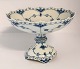 Royal 
Copenhagen. 
Blue fluted, 
full lace. Cake 
bowl on foot. 
Model 1020. 
Height 14.5 cm. 
...
