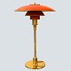 Poul Henningsen 
design lampe.
Poul 
Henningsen; 3/2 
Jubilæums 
bordlampe i 
forgyldt metal, 
...