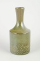 Hyonsun Rhee 
for Upsala 
Ekeby
Vase, model 
5044, 
1960’erne.
Cylindrisk 
stentøjsvase 
med todelt ...