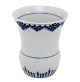 Bing & 
Grøndahl, 
Kronberg, Vase. 
Hvid glasur og 
blå 
dekorationer. 
Nr. 677. 
Produceret fra 
...