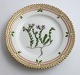 Royal 
Copenhagen, 
Flora Danica. 
Kage tallerken. 
Design #3552. 
Diameter 14,5 
cm. (1 
sortering). ...