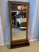 Spejl med hylde Kr. 1450,-