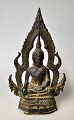 Siddende 
Buddha, 18/19. 
årh. Bronze. 
Cire Perdue. 
H.: 17 cm. 