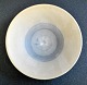 Glass artist 20th century: Glass bowl. Frosted glass with bottom decoration. Unsigned. Dia.: 20 cm.