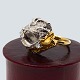 Julia Plana; Ring i 18 kt. guld og hvidguld med diamanter