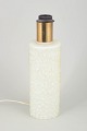 Svensk design – bordlampe i glas og messing, 1970’erne.Elegant bordlampe i presset hvidt glas ...
