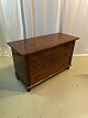 Kommode Kr. 1250,-