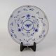 Dyb tallerken i porcelæn fra stellet Kipling. Nr. 23Producent Bing & GrøndahlKipling er ...