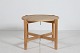 Hans J. Wegner (1914-2007) Rundt bakkebord angiveligt model AT 36 fremstillet af massiv ...