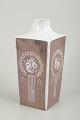 Mari Simmulson for Upsala Ekeby, vase.Kantet vase i glaseret keramik med firsidet korpus og ...