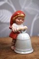 Royal Copenhagen Pixie nisse i porcelæn , nr.763.Pige med klokke. Højde: 6,4cm. Er i fin ...