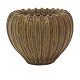 Arne Bang bredriflet vase med brungrøn glasur og hvælvet kant. Signeret. H: 10,5. D: 13cm