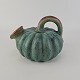 Kande i keramik med form som et græskar og grøn og brun glaseringProducent Michael Andersen ...