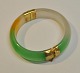 Kinesisk jade armbånd, 20. årh. Med guld lås i 8 K rødguld. Indvendig diameter: 6,2 cm. ...