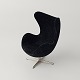 Miniature model af lænestolen Ægget polstret i sort stofDesigner Arne JacobsenProducent ...