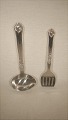 Saksisk
sølv sovseske
sølv asparges 
gaffel