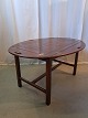 Sofabord i fineret mahogni, fra 1990erne.Det har brugsspor.Højde 60cm Bredde 88cm Længde 120cm