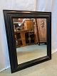 Sort malet spejl, fra 1920erne.Det har brugsspor.Højde 63cm Bredde 55cm