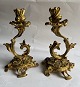 Par rococo lueforgyldte lysestager i bronce fremstillet i Frankrig midt i 19. århundrede. ...