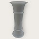 Holmegaard, Stor MB vase, Opal hvid, 30,5cm høj, 14cm i diameter, Design Michael bang *Fin stand*