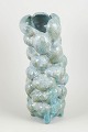 Christina Muff, dansk samtidskeramiker (f. 1971). Høj, slank unika stentøjsvase. Glasuren er ...