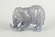 Bing & Grøndahl, elefantunge figur.Naturalistisk udformet elefant i porcelæn model 2575 med ...