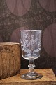Fint gammelt mundblæst fransk souvenir vin glas med graveret skrift"Souvenir" , druer og ...