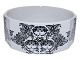 Bjørn Wiinblad større og kantet skål med sort dekoration.Produceret hos Nymølle ...