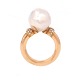 Benny Holmsted, København, 1989-2001, ring i 14kt guld med stor perle. Ringstr. 50
