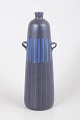 Einar Hellerøe for BR Keramik, Mykene vase.Slank cylindrisk vase med sidehanke, model Mykene, ...