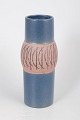 Lisa Larson for Gustavsberg, stentøjsvase.Cylinderformet vase i stentøj med blå mat glasur og ...