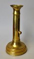 Fransk empire lysestage i messing, 19. årh. H.: 18,5 cm. 