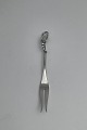 Georg Jensen Sterling Sølv Magnolia No 84 Pålægsgaffel. Måler 11,7cm / 4.61 inch
