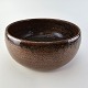 Skål i brunglaseret stentøj.Formgiver ukendtHøjde 11 cmDiameter 25 cm