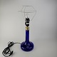 Bordlampe i blåt glasFormgiver Gunnar Biilman-PetersenProducent Le Klint/ ...