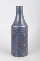 Mari Simmulson for Upsala-Ekeby, vase.Flaskeformet vase i glaseret keramik med indridset ...
