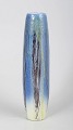 Mari Simmulson for Upsala-Ekeby, vase.Slank cylindrisk vase i glaseret keramik med håndmalet ...
