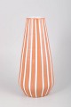 Ingrid Atterberg for Upsala-Ekeby, vase.Slank balusterformet vase i glaseret keramik med ...