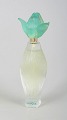 René Lalique, parfumeflakon.Elegant parfumeflakon i glas, model "Claire de Nilang", udført med ...