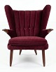 Flot Dansk Bamsestol fra 1950erne polstret i originalt rødt velour. Flotte Negle og ben  i teak. ...